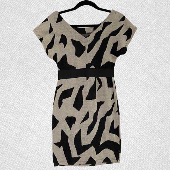 Forever 21 Gray Black Geometric Mini Dress Round Neck Elasticated Waist Size S - Picture 2 of 8